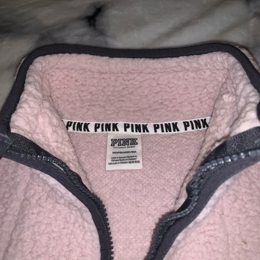 Pullover - Picture 2 of 2